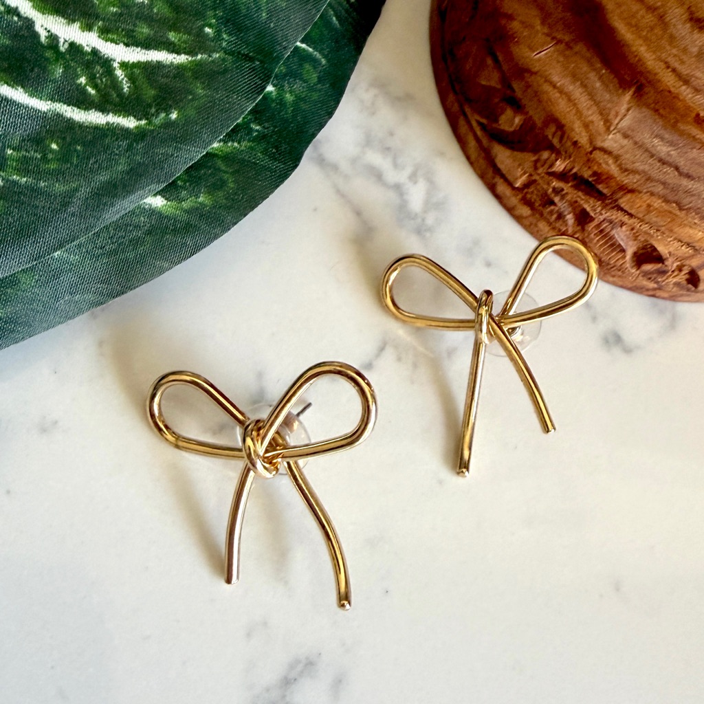 322 Gold Bow Earrings Preowned Boho Jewelry 322 Gold Bow Earrings Preowned Boho Jewelry